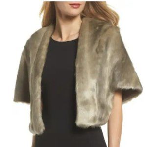 ELIZA J Gray/Tan Faux Fur Capelet | Small